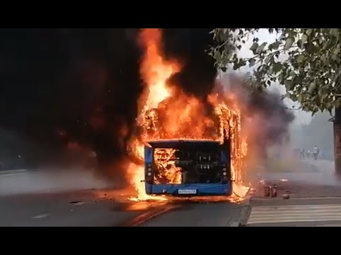 Видео: Набережные Челны, 28.09.24. Сгорел автобус за несколько минут.