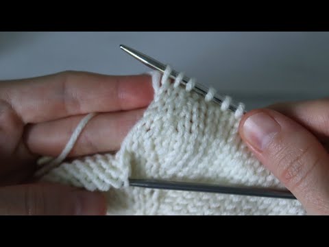 Видео: 2 вида убавок спицами на лицевых петлях