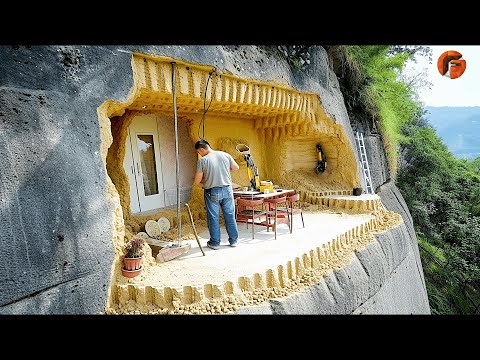 Видео: Мужчина вырыл яму в горе и превратил ее в секретный бункер @AlexBushcraftmyWorld