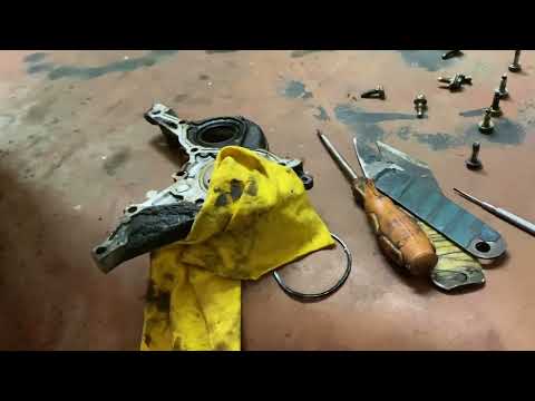 Видео: Toyota Corolla e100, сальник коленвала, прокладка масляного насоса, грм