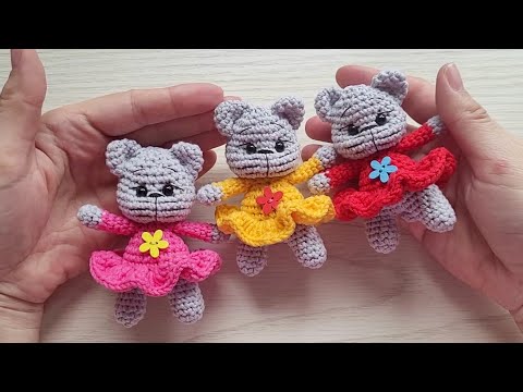 Видео: 😻Кошечка в платье вязаная крючком😺crochet cat😻gehäkelte Katze