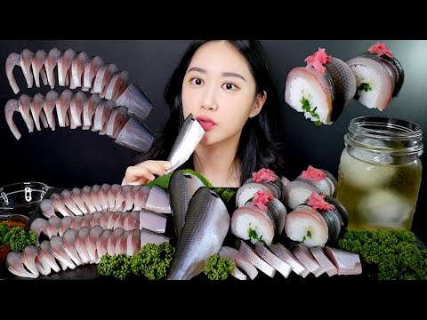 Видео: МУКБАНГ СЫРАЯ РЫБА С КОСТЯМИ🐟 Суши и Сашими Real Sound MUKBANG | ASMR | EATING SOUND