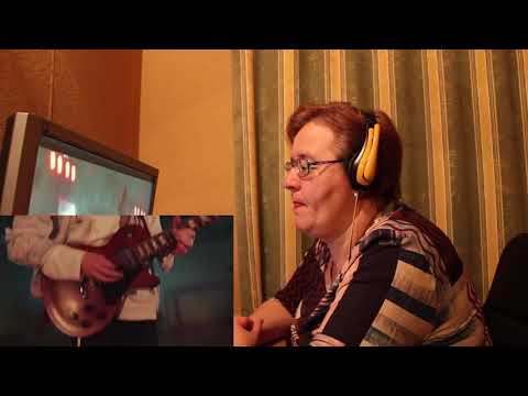 Видео: РЕАКЦИЯ МАМЫ НА [Джизус - Девочка в классе]