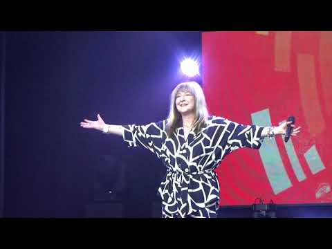 Видео: Екатерина Семёнова на концерте в Кирово-Чепецке в рамках фестиваля "На семи холмах", 02.08.2025