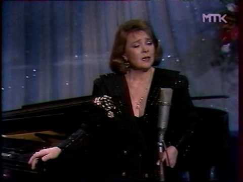 Видео: романс "Мы только знакомы"