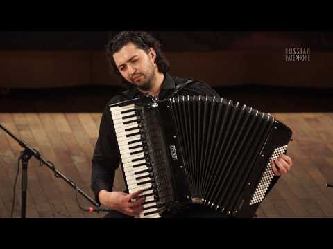 Видео: BACH Prelude h-moll - NIKITA VLASOV, accordion / БАХ - Прелюдия  си-минор - Никита Власов, аккордеон