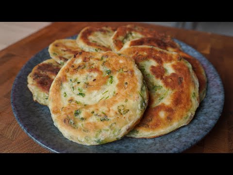 Видео: Китайские слоёные лепёшки с зеленым луком