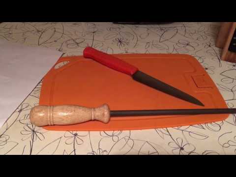 Видео: Правка кухонного ножа на керамическом мусате.