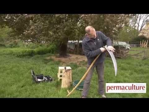 Видео: Как безопасно и эффективно заточить косу