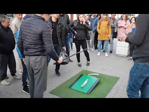 Видео: Бутылка и удочка,пьяные пытаются поднять)