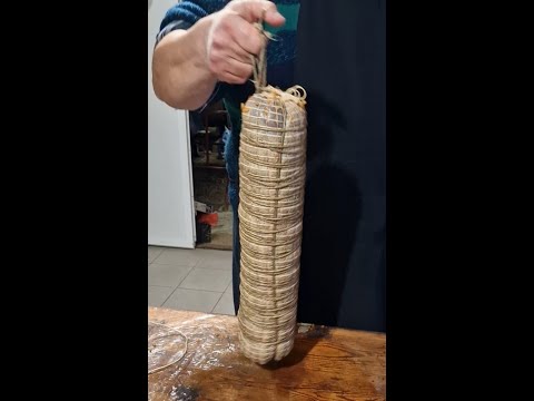 Видео: Традиционная домашняя лонца маркигиана. Ручная работа. Колбаса с подлинным и настоящим вкусом DIY.