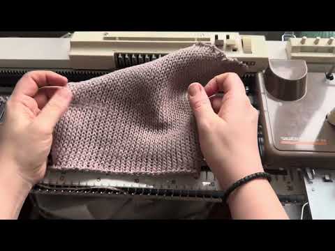 Видео: Вяжем на машине Silver Reed SK155, машина 3 класса, делюсь впечатлениями.