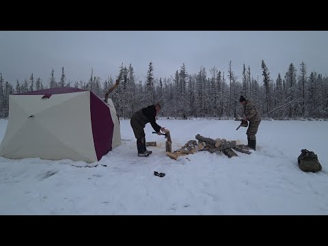 Видео: ЗИМНЯЯ НОЧЕВКА, НА ТАЕЖНОМ ОЗЕРЕ! КАЙФУЕМ В ПАЛАТКЕ С ПЕЧКОЙ КАК ДОМА \ ЩУКА НА ЖЕРЛИЦЫ, ЖАРИМ БОБРА