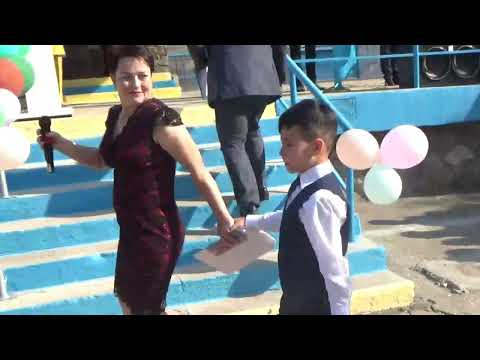 Видео: 1 Сентября.. Школьная линейка