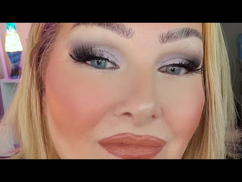 Видео: Макияж в стиле Frosted Glam