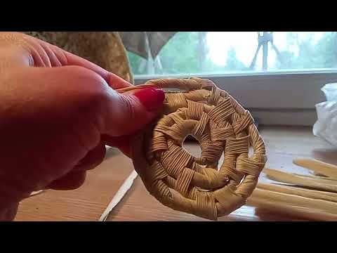 Видео: Плетіння з кукурудзяного листя