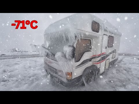 Видео: Я пережил метель при температуре -71°C в автодоме Mobihome | Экстремальная зимняя жизнь вдали от ...