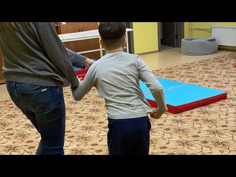 Видео: Тимур, 12 лет, ЗПРР, смешанная форма, контрактуры в коленях| ДЦП Ангел