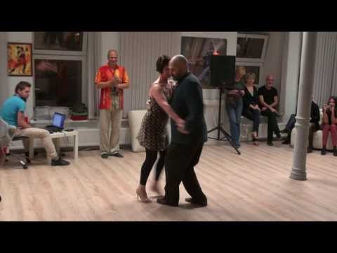 Видео: Алексей и Юлия Саминские: танго-канженге