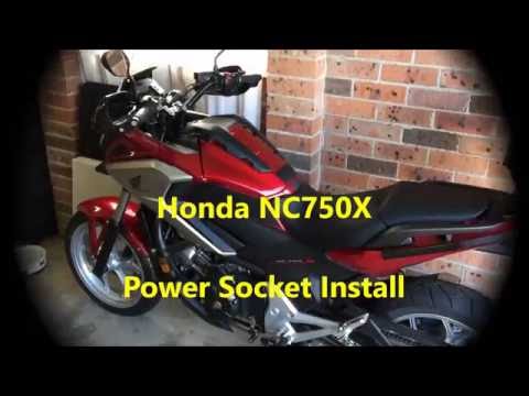 Видео: Установка розетки питания Honda NC750X