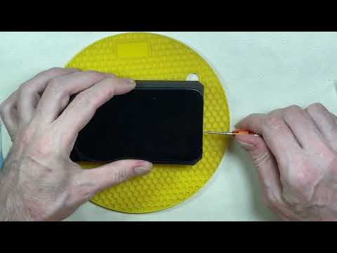 Видео: Замена аккумуляторов на iPhone 13.