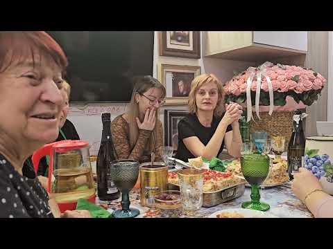Видео: Сладкий Стол! Стриптиз от Васи !Торты От Надежды ! Курьер Привез Вино 🍷! День Рождения Мамы Самвела