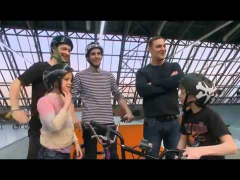 Видео: "День Ангела" - Толя и Тоня. Дима Гордей и Виктор Демидов проводят урок в скейт-парке