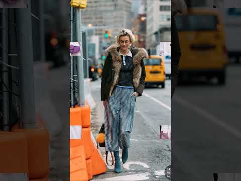 Видео: Уличный стиль Милана 2025 👠👜🇮🇹 Что носят в Милане в этом октябре #vanityfair #streetstyle