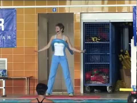 Видео: аквааэробика с нудлами