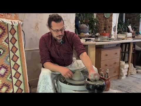 Видео: Мастер-класс по гончарному делу для начинающих
