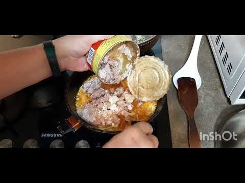 Видео: Борщ из банки с тушёнкой