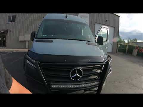 Видео: Mercedes Sprinter. Локальный груз.  работа на Спринтере. на баке, 500 миль. Павлин на парковке.