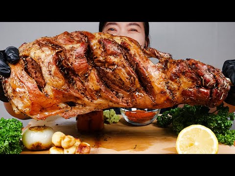 Видео: АСМР ЕДА ЗАПЕЧЕННАЯ НОЖКА ЯГНЦА мукбанг ASMR MUKBANG EATING SOUNDS