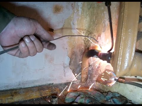 Видео: Газосварка ЖКХ. Очередная батарея.Gas welding of housing and communal services.