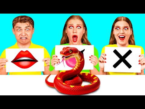 Видео: Откуси Лизни или Ничего Челлендж | Смешные Рецепты с Едой от DaRaDa Challenge