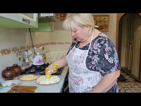 Видео: Салат с рыбными консервами