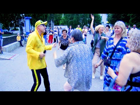 Видео: МНЕ СНИТСЯ МАМКА - НА РЕСНИЦАХ СЛЁЗЫ