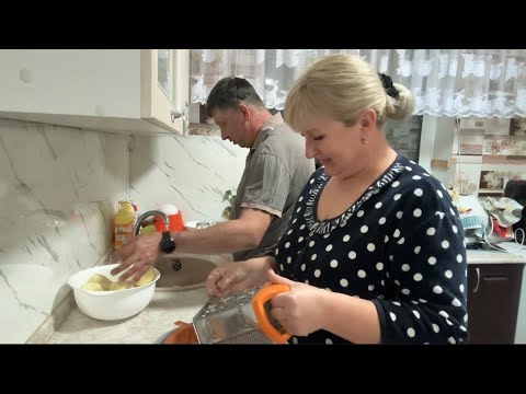Видео: Мы на КАРТОШКЕ. Готовим вместе УЖИН. Их называют по разному. 