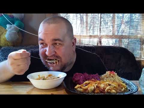 Видео: Обжор - киноа, курица с овощами, салат | Мукбанг - щи