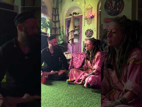 Видео: Pink Natasha - Жена Агхори , о жизни в Варанаси