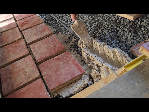Видео: Ремонт пола во французском коттедже с использованием известкового раствора!