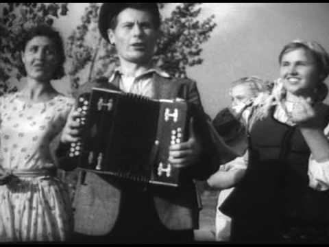 Видео: Спят курганы темные - Большая жизнь