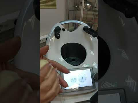 Видео: Тесто на пельмени, манты в Термомикс TM6 / Thermomix TM6. Вау! Всего 3 минуты!