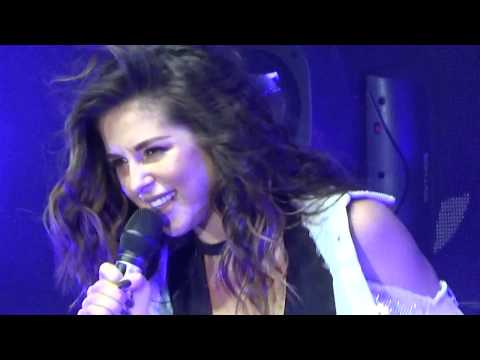 Видео: Нюша - Не боюсь, ТРЦ «Океания», HD