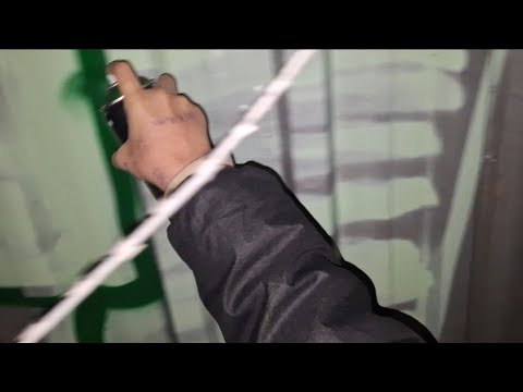 Видео: ПОЛИЦИЯ МЕНЯ ЧУТЬ НЕ ПРИНЯЛА🚔  🚔 [[THE POLICE ALMOST CATCHED ME🚔 🚔]]graffiti vlog part7