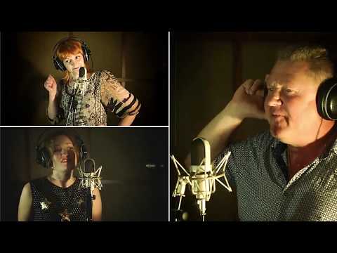 Видео: Поздравление выпускникам 11 класса от родителей