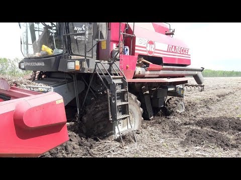 Видео: УТОПИЛИ ДВА КОМБАЙНА ПОЛЕСЬЕ 812!