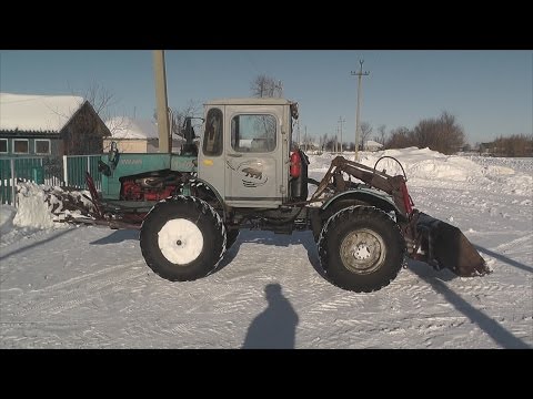 Видео: Трактор самодельный 1, "Медведь" зимой/home-made tractor in witer time