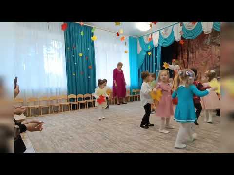 Видео: Осенний праздник в младшей группе