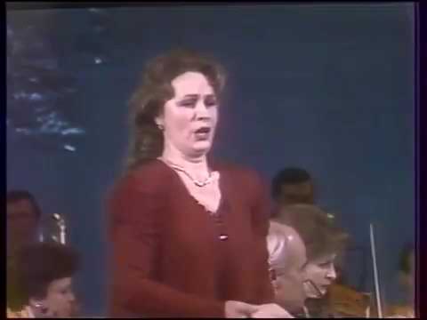 Видео: П.Чайковский Ариозо кумы из оперы "Чародейка" исп. Лидия Черных